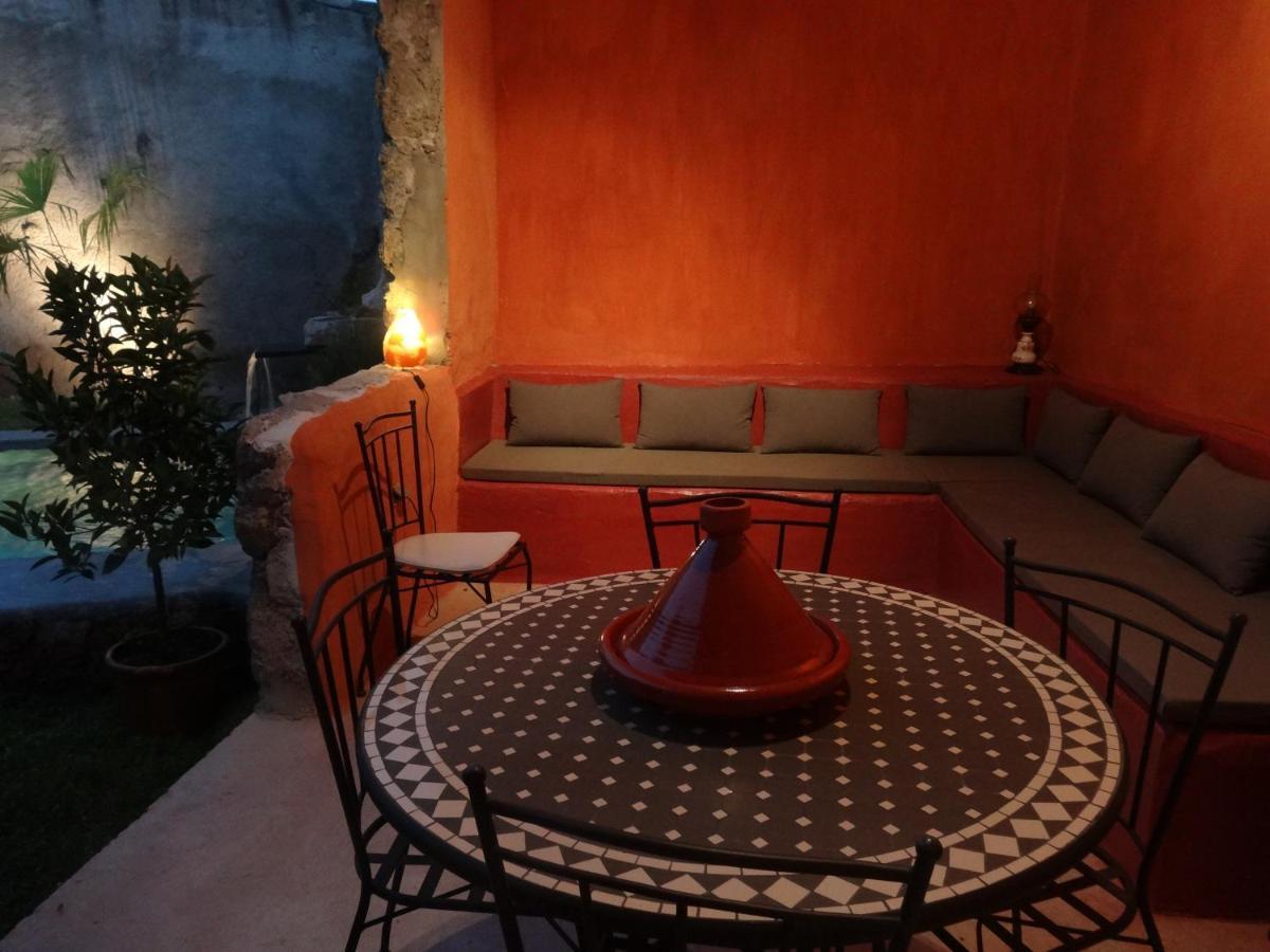 Les Remparts Bed & Breakfast Capestang Exterior foto