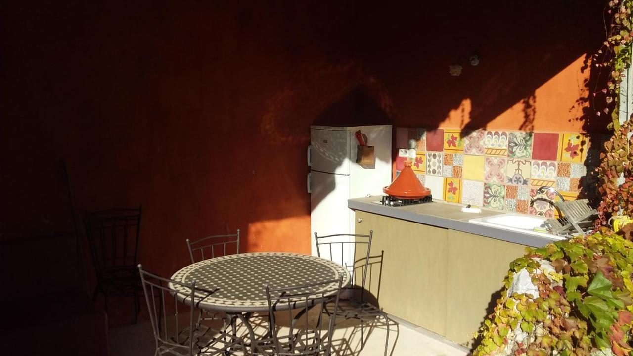 Les Remparts Bed & Breakfast Capestang Exterior foto