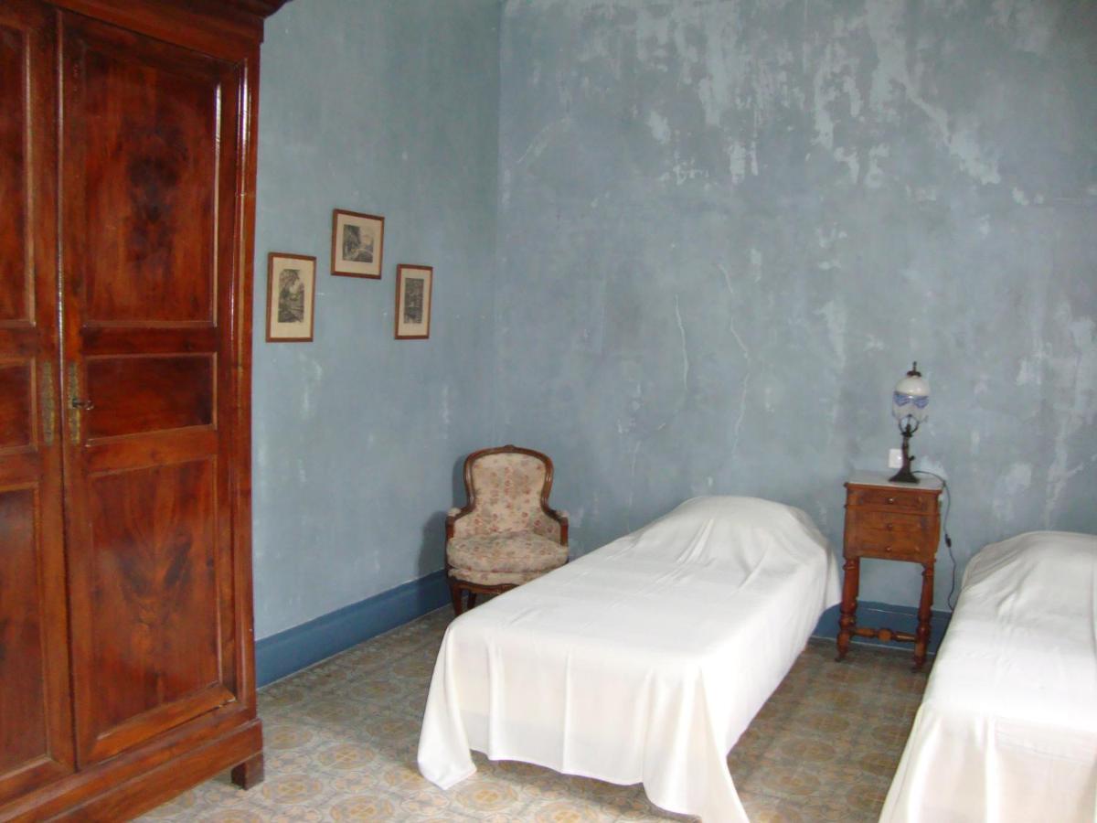 Les Remparts Bed & Breakfast Capestang Exterior foto